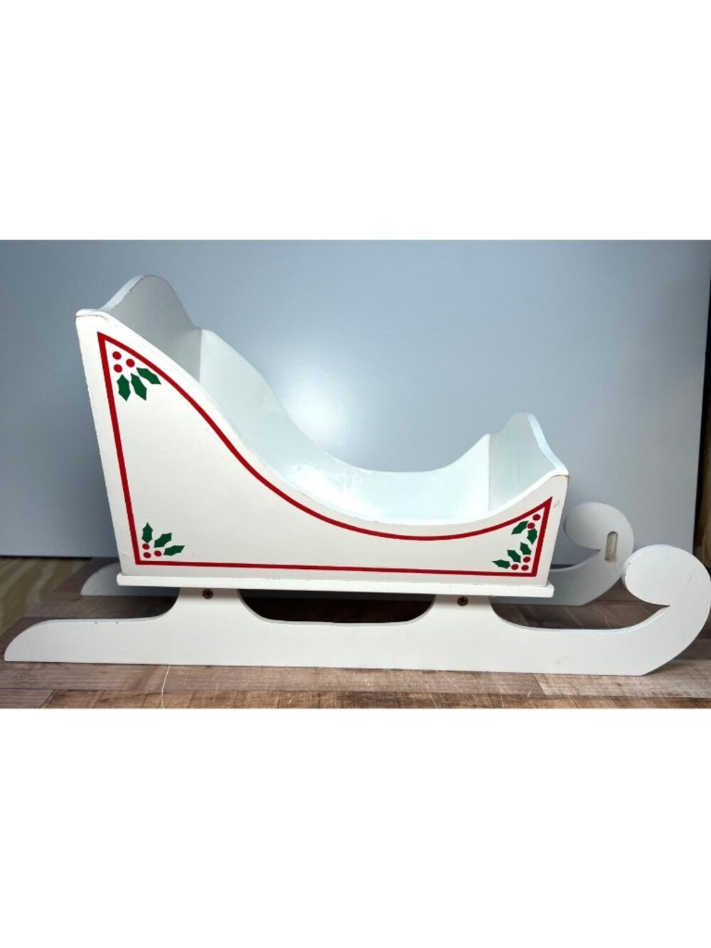Annalee White Wooden Christmas Sleigh With Holly Design & Red Accents 917501